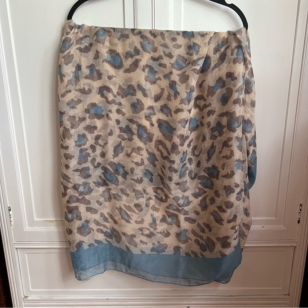 Animal printed scarf